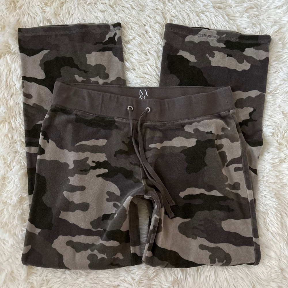 New York & Company Camo Velour Wide Leg Lounge Pants Grey Camouflage Medium